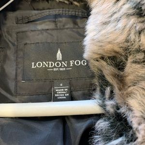 London fog puffer/ hood. 3/4 length I’m 5’8”t sits below rear and above knees.